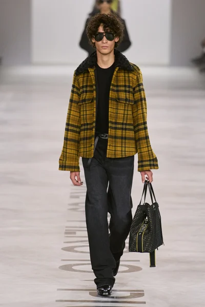 Look 48